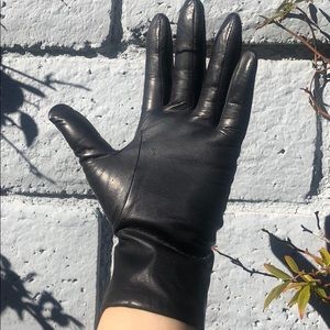 Leather gloves
